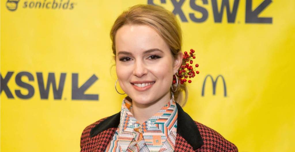 De actriz de Disney Channel a directora de una empresa espacial: La curiosa historia de Bridgit Mendler