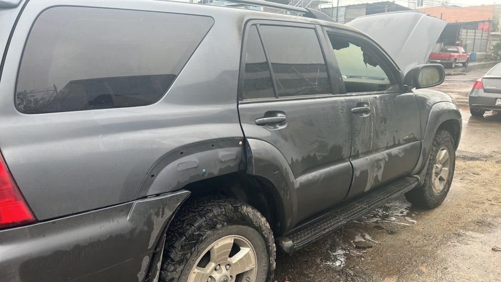 Así quedó el carro de la periodista que denunció a la alcaldesa de Tijuana.