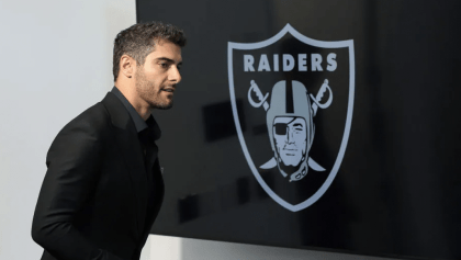 Los Raiders en busca de quarterback: Jimmy Garoppolo tiene un pie fuera