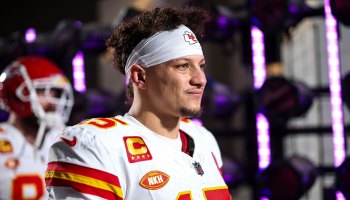 Padre de Patrick Mahomes es detenido en Texas por manejar intoxicado