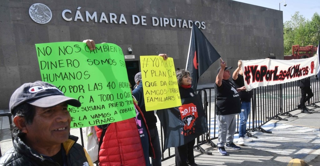 AMLO pide frenar aumento del aguinaldo, días de paternidad y las 40 horas laborales, ¿poooor?