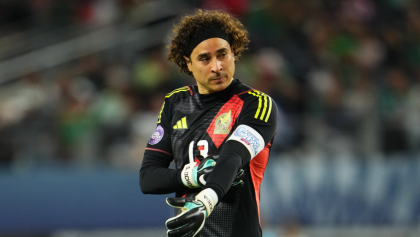 Guillermo Ochoa escala a la cima en la lista de porterías en 0 con selecciones