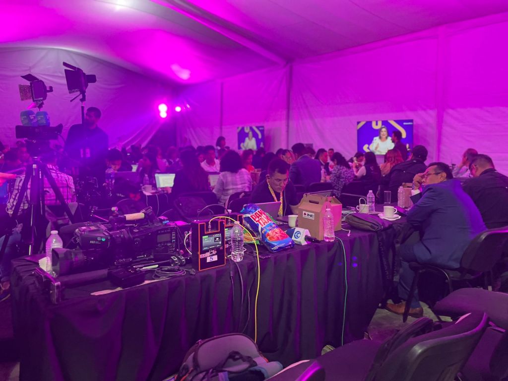 La cobertura del primer debate del INE desde la Sala de Prensa