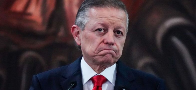 Arturo Zaldívar acusado de corrupción.