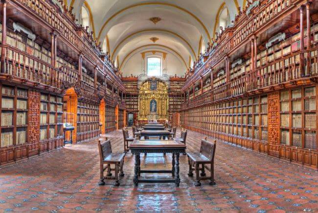 Esta es la biblioteca más vieja de México (y de América)