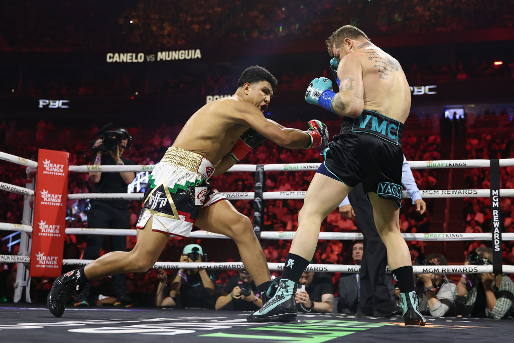 Canelo más elusivo que nunca y más contragolpeador 