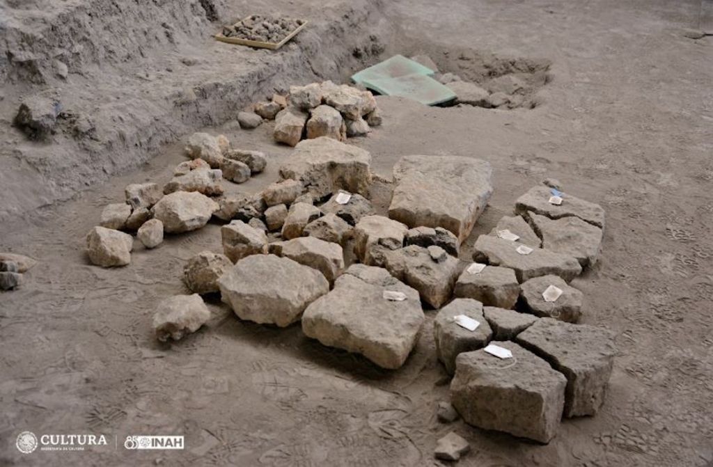 También los arqueólogos encontraron bloques de copal.