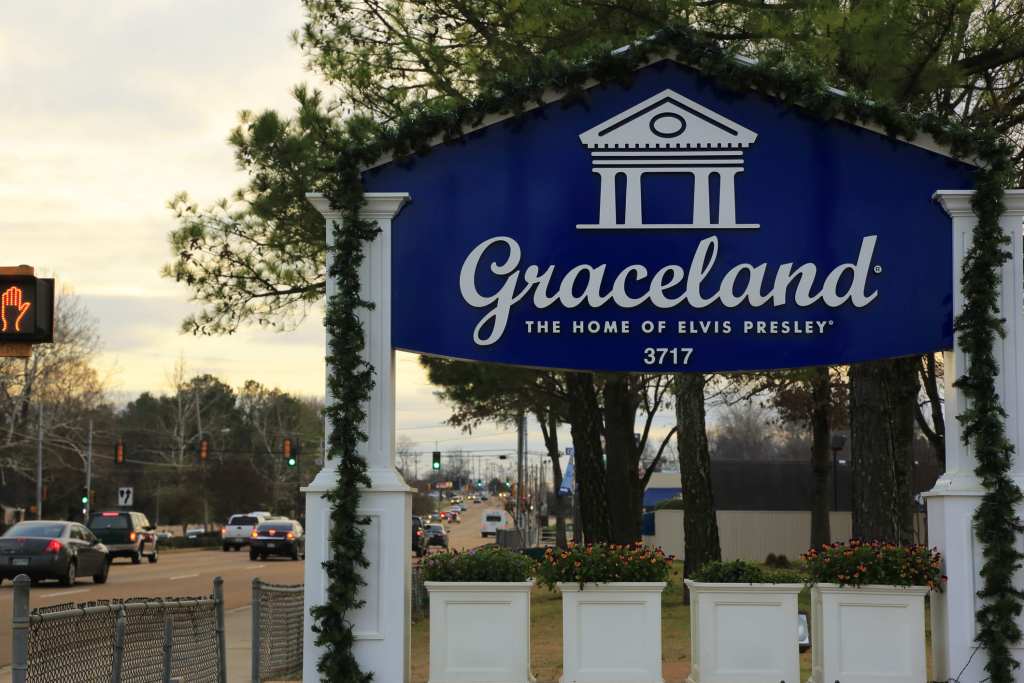 ¿Por qué quieren vender Graceland, la mansión de Elvis Presley?