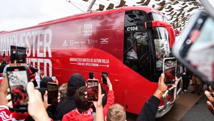 Un bromista se cuela hasta el autobús del Manchester United