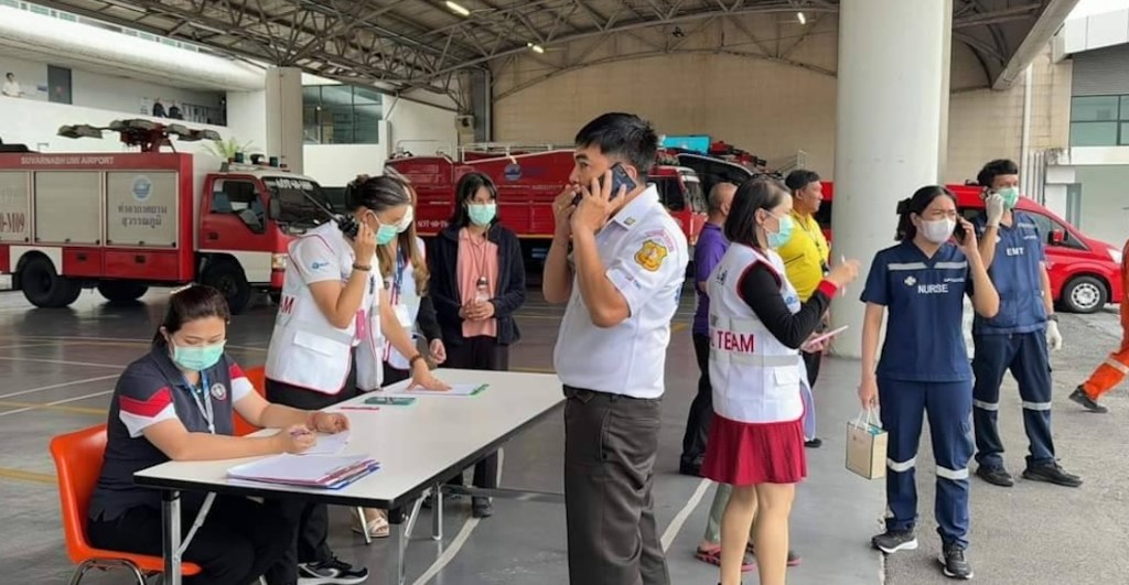 Aterrizaje de emergencia en Bangkok: Al menos una persona muere y 30 heridas