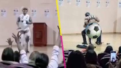 Un stripper bailando en un evento de la Facultad de Ciencias de la UNAM