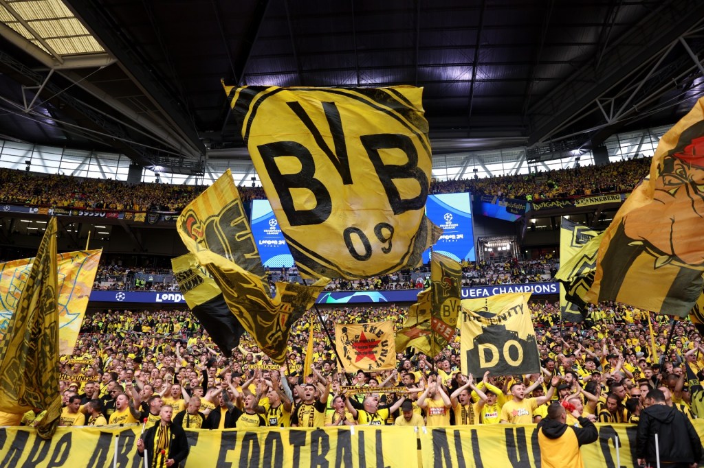 Peeeeeeero, el Borussia Dortmund es conocido por el cariño de sus fans y aquí la muestra