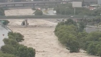 La crecida por la lluvia del río Santa Catarina en Monterrey