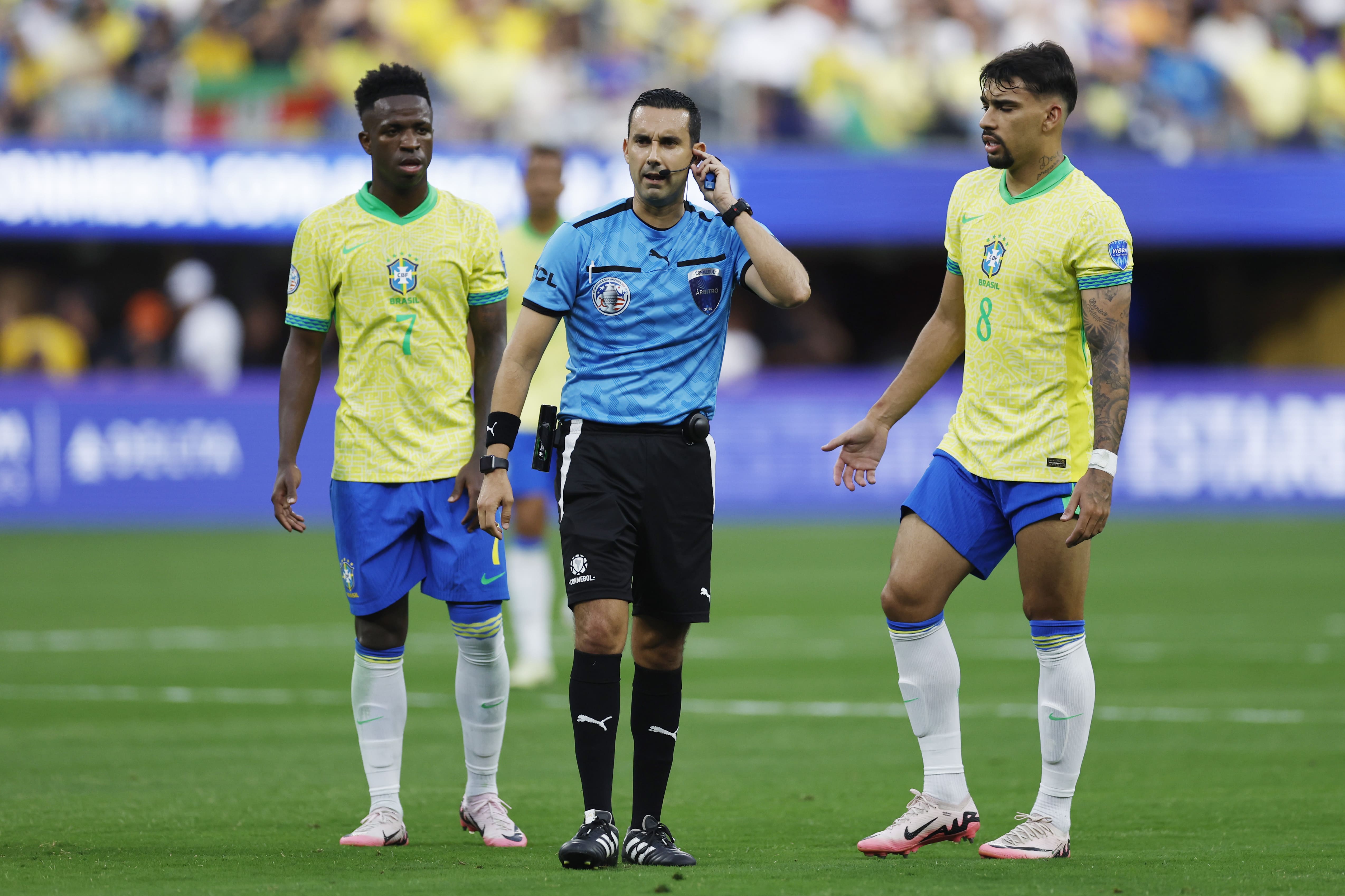César Arturo Ramos anuló un gol de Brasil por fuera de lugar