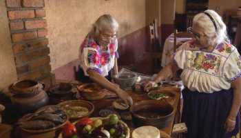 Sobre las cocineras de Michoacán que recibieron el Premio a la Excelencia Gourmet