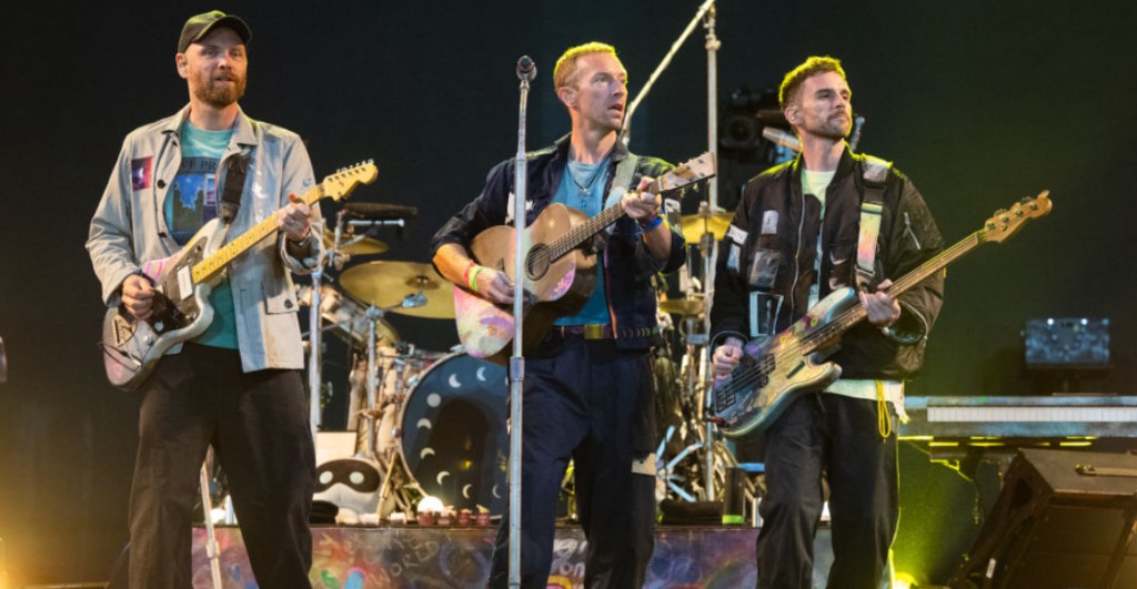 Coldplay estrena nueva canción colaborativa en Glastonbury 2024