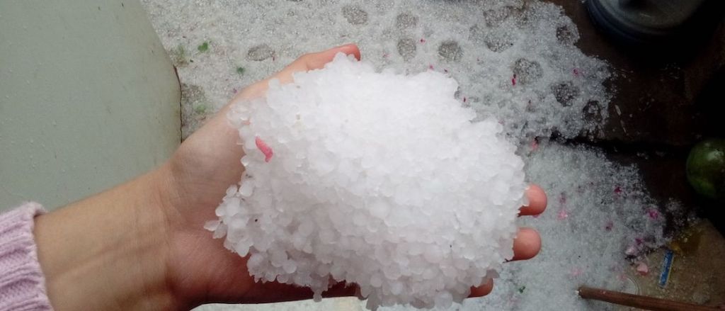 Así se forma el granizo gigante.