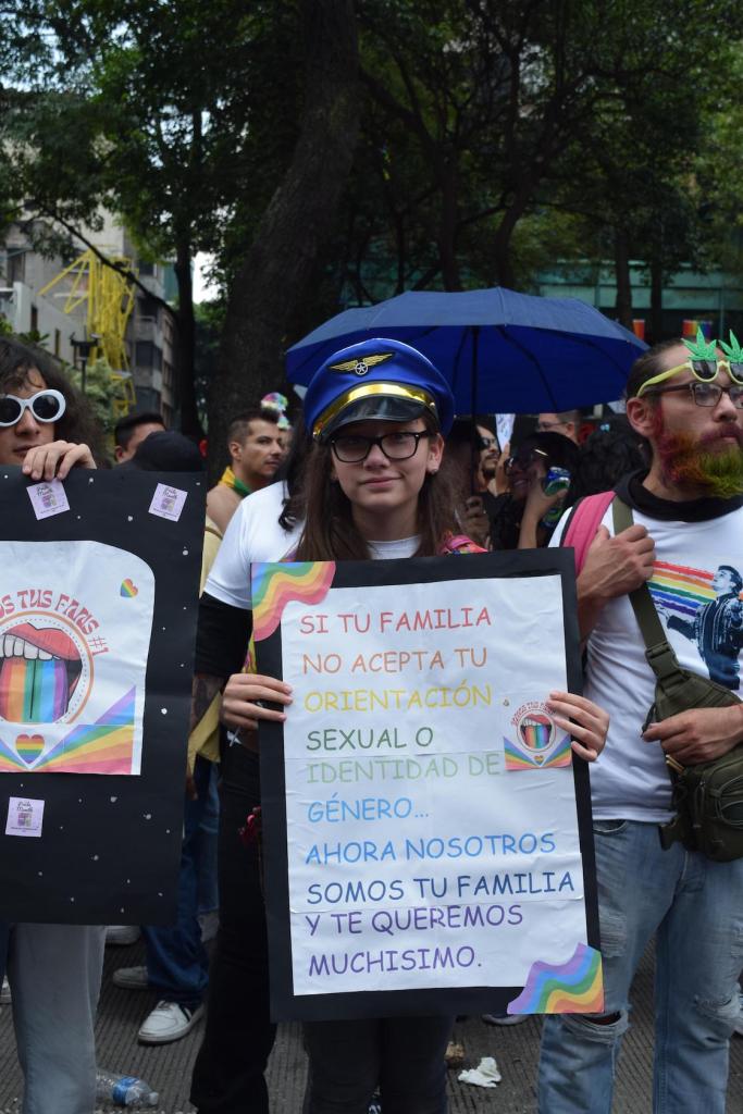 Asistente haciendo referencia a la familia que es la comunidad LGBT. 