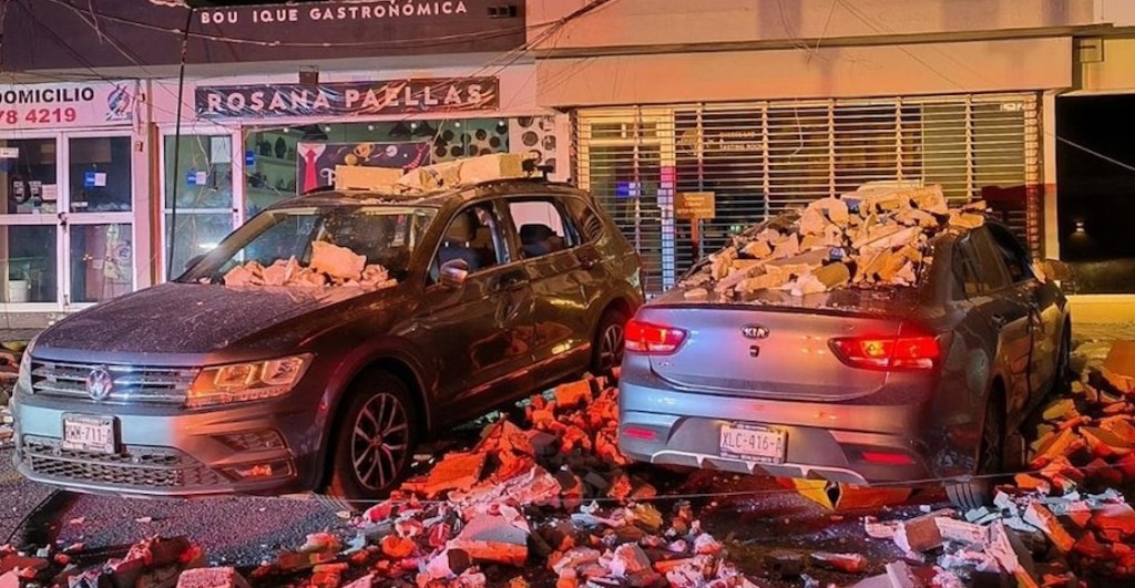 Fuertes lluvias, truenos y hasta un cocodrilo en las calles de Monterrey