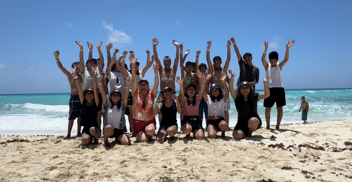 Los niños mazahua que fueron a Cancún a conocer el mar