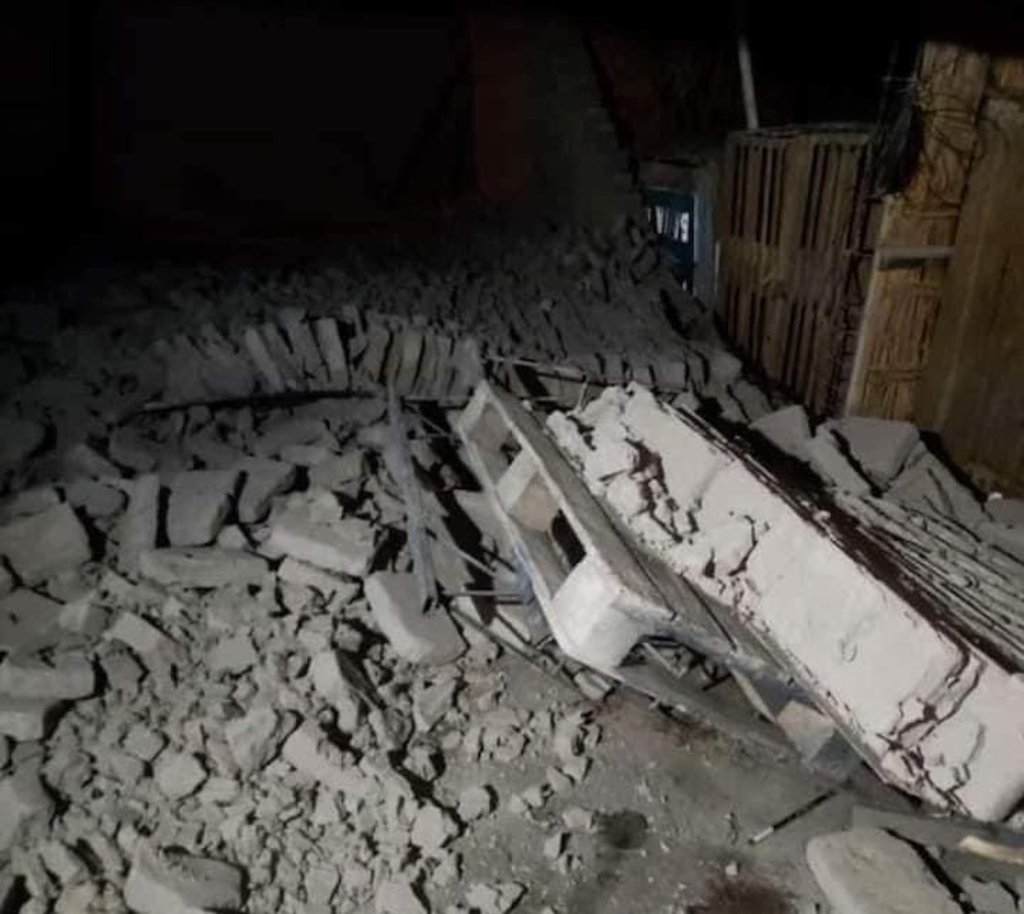 Daños en viviendas tras el terremoto en Arequipa, Perú.