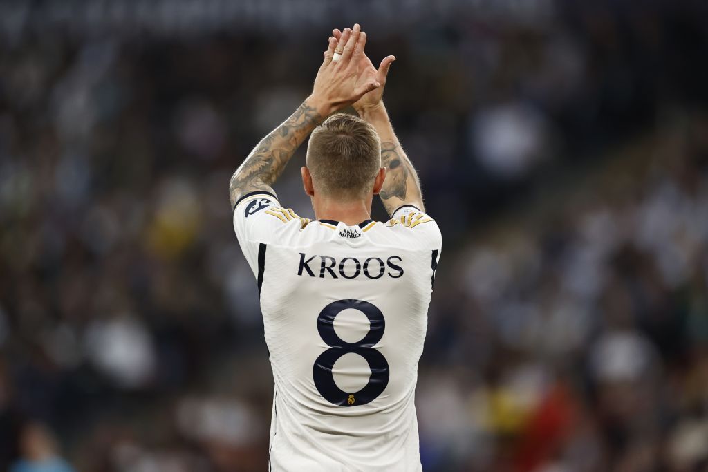 La ovación a Toni Kroos