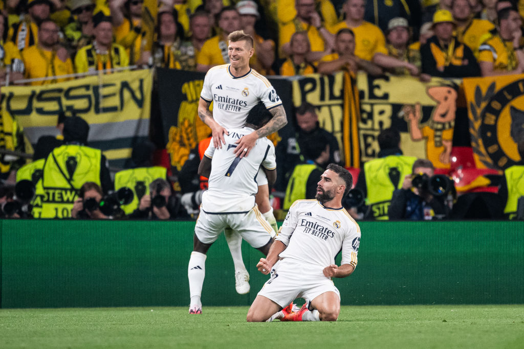 Dani Carvajal y Toni Kroos celebrando el gol 