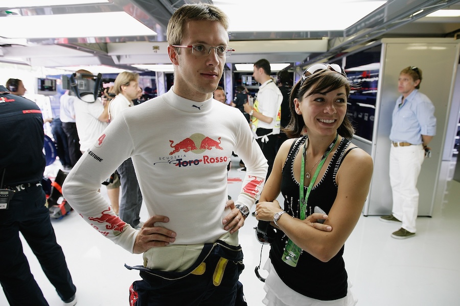 Sebastien Bourdais fue sustituido en 2009