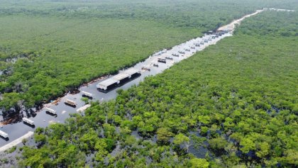 Acusan que la construcción del Tren Maya provocó inundaciones en Bacalar y otras zonas de Quintana Roo.