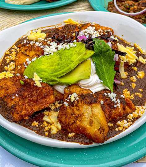 La nueva moda gorda: Así son los chilaquiles rellenos