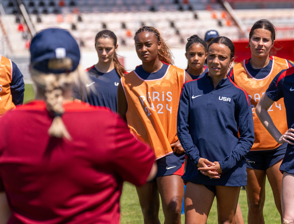 Emma Hayes con las jugadoras de Estados Unidos