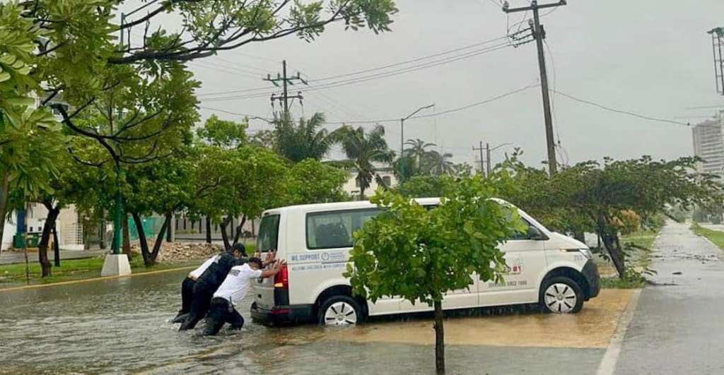 En imágenes: Así se preparó y amanece Quintana Roo por el huracán Beryl