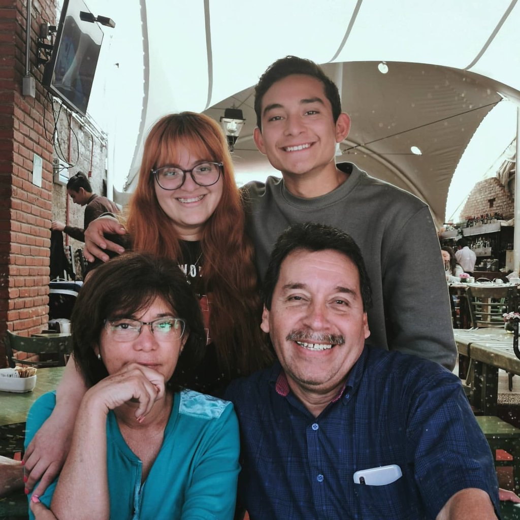 Kevin Berlín y su familia