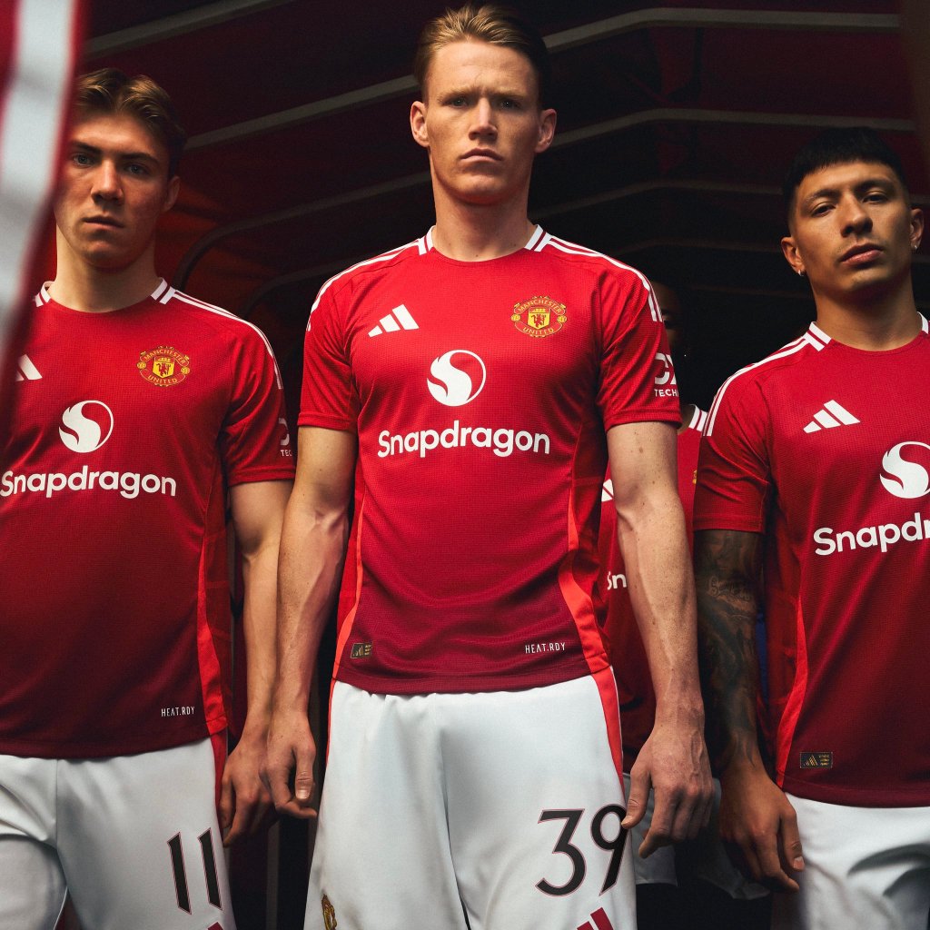 Los Red Devils y su nueva equipación