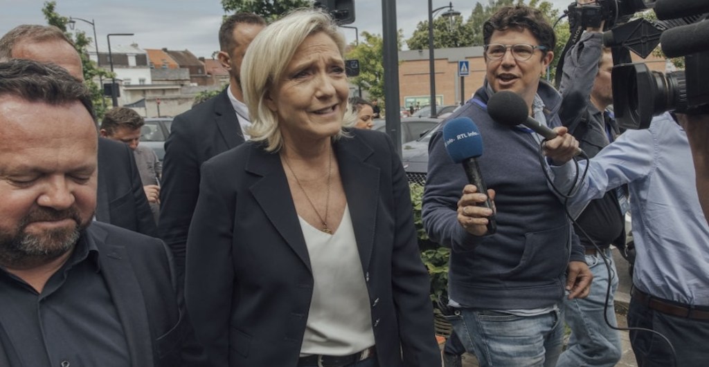 Y a todo esto, ¿quién es Marine le Pen, protagonista de la ultraderecha en Francia?