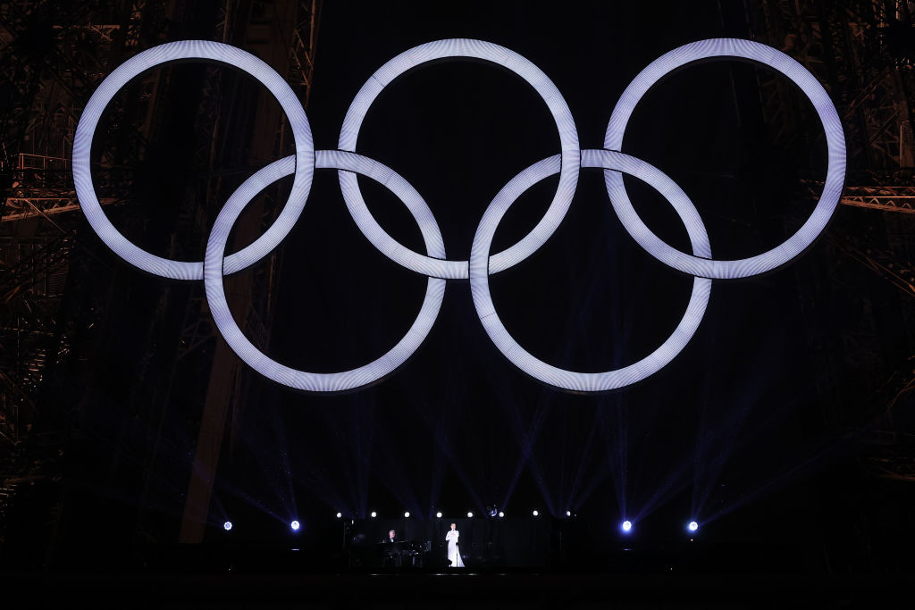 Celine Dion y su increíble interpretación bajo los aros olímpicos