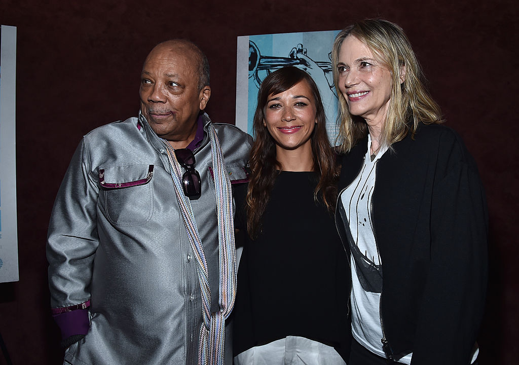 Recordemos la curiosa bronca entre Rashida Jones y... ¿Tupac Shakur?