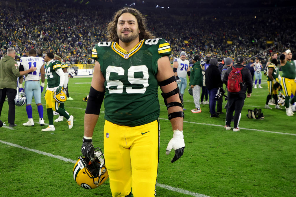 Pocos han cuidado a los QB como este David Bakhtiari