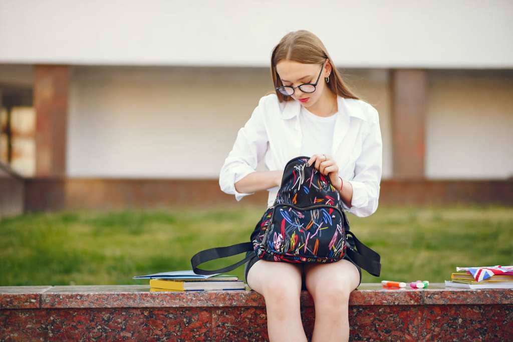 estudiante-mochila