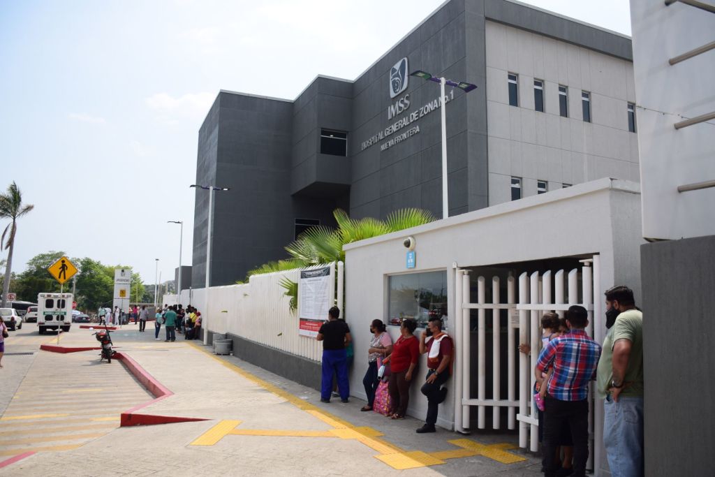 Médicos del IMSS logran reconstruir rostro de niño de 10 años que fue atropellado