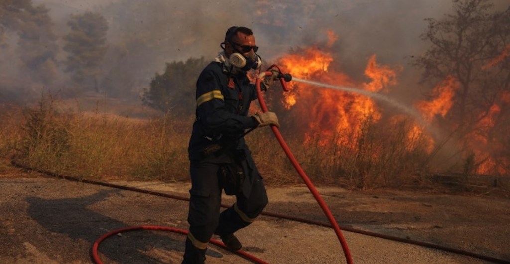 Incendios en Grecia: Atenas atrapada por incendio forestal que ha arrasado más de 10 mil hectáreas