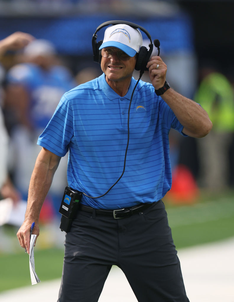 Jim Harbaugh y su nuevo trabajo con Chargers