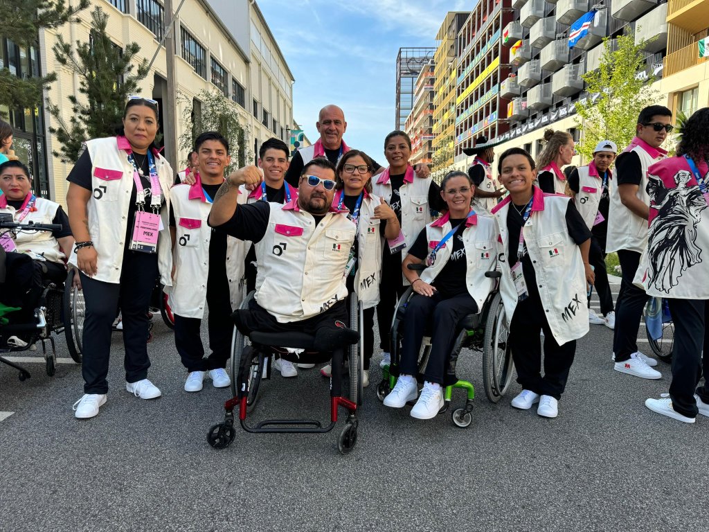 Atletas mexicanos en la inauguración de Juegos Paralímpicos