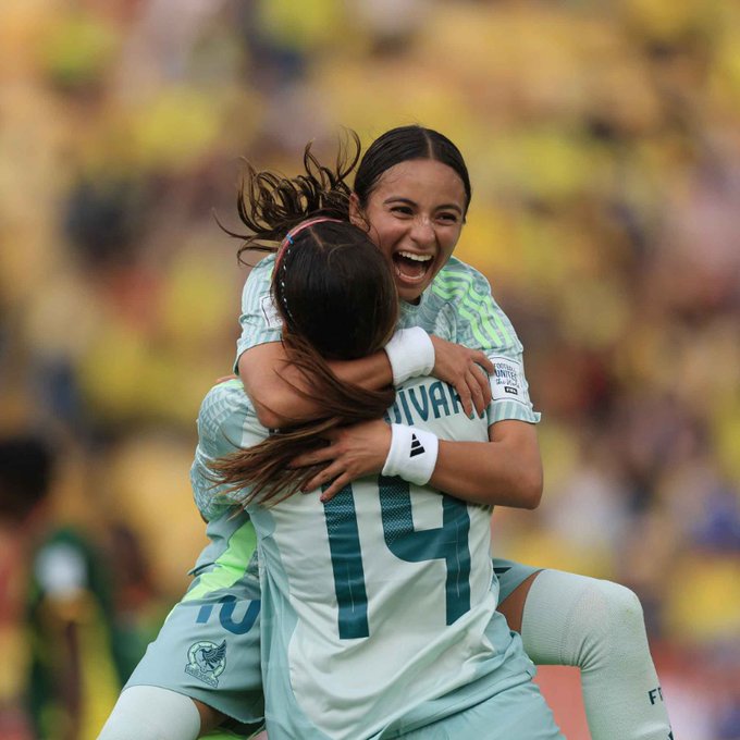 México empato 2-2 contra Camerún en su debut