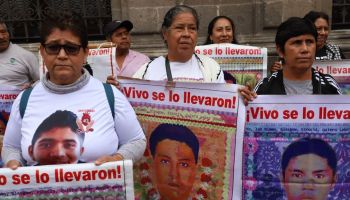 Llegada Padres y Madres Normalistas Ayotzinapa (5)