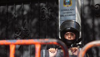 Protesta Embajada Ecuador-4