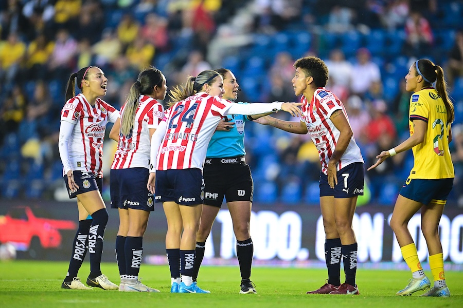 América goleó a Chivas