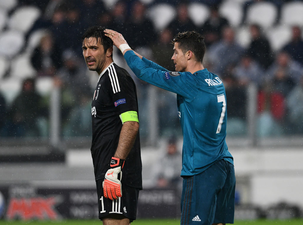 Buffon compara el gol de Borgetti a Italia con la chilena de CR7