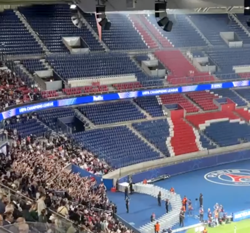 La cabecera de los ultras vacía en el Parque de los Príncipes