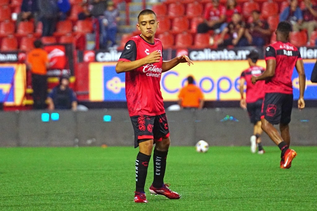 Gilberto Mora, entrenando con Xolos